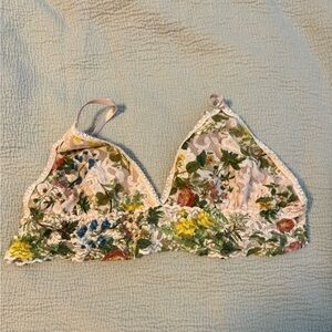 Hanky Panky Triangle Bralette size L. Signature Lace triangle. GUC!